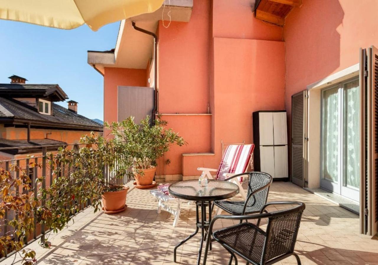 אומניה Residenze Blue Lake מראה חיצוני תמונה